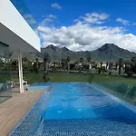 Βίλα Luxury Rebeka - Heated Pool And Jacuzzi
