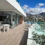 Βίλα Luxury Rebeka - Heated Pool And Jacuzzi *